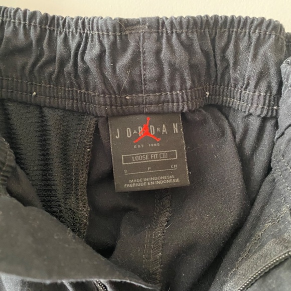 Nike Jordan black athleisure - Picture 4 of 7